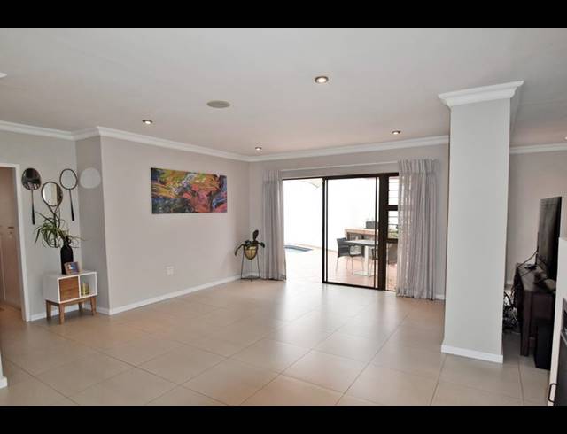 3 BEDROOM HOUSE FOR SALE IN SANDOWN